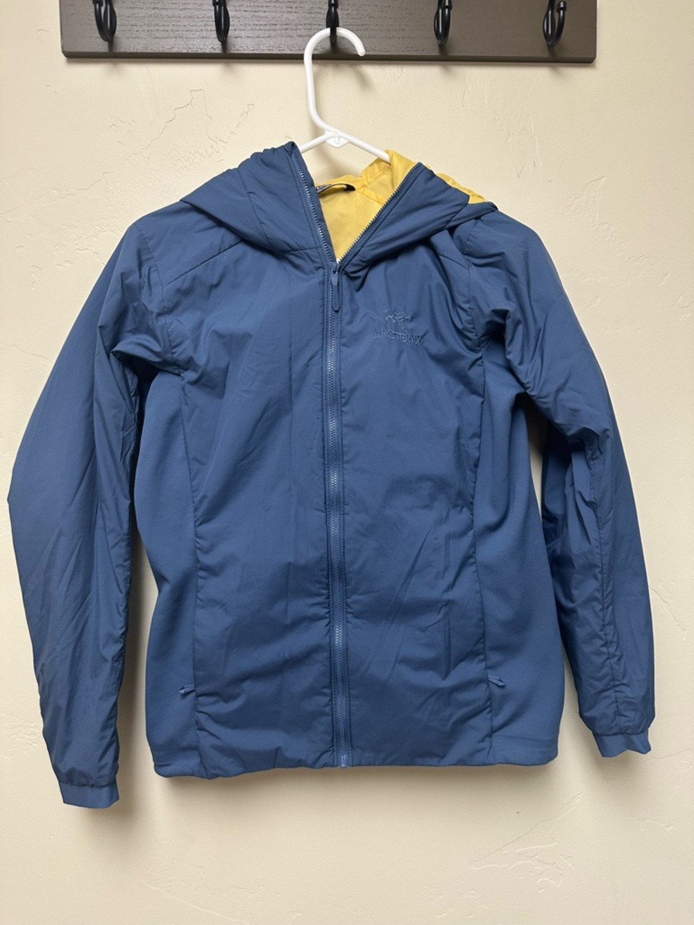 Arc'teryx Atom Blue Hooded Jacket with Yellow Lining